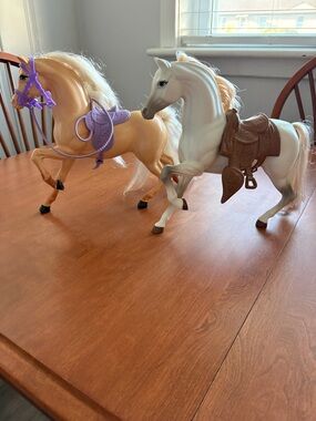 Vintage Barbie Pair of Toy Horses with Saddles - Tan and White Bridle Rein 90’s